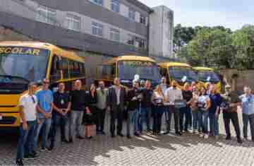  Governo entrega novos ônibus a colégios agrícolas para atividades práticas dos alunos